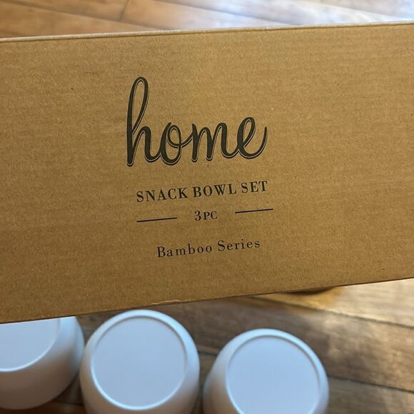 Home 4 Piece Serving Snack Bowl Set with 13” Wood Tray - Picture 4 of 7